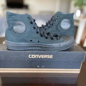 CONVERSE - High Tops /Unisex, All Black. In excellent conditions!